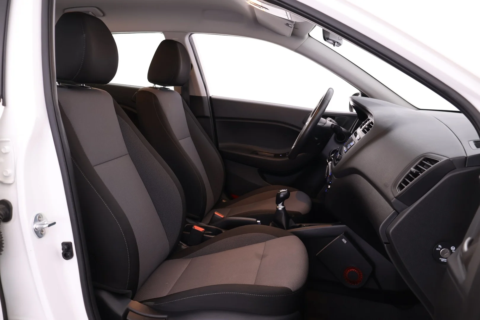 Car Image - 6FPOeti2yXmoRZpLqfNYbq