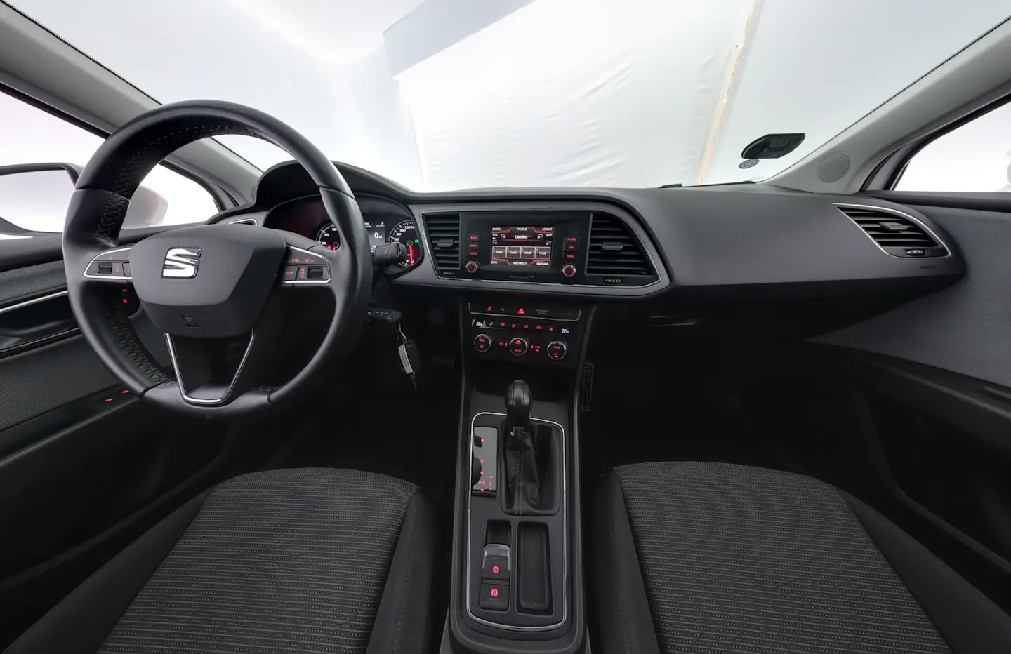 Car Image - 2dtW2we8bRy4avFL33iS6O