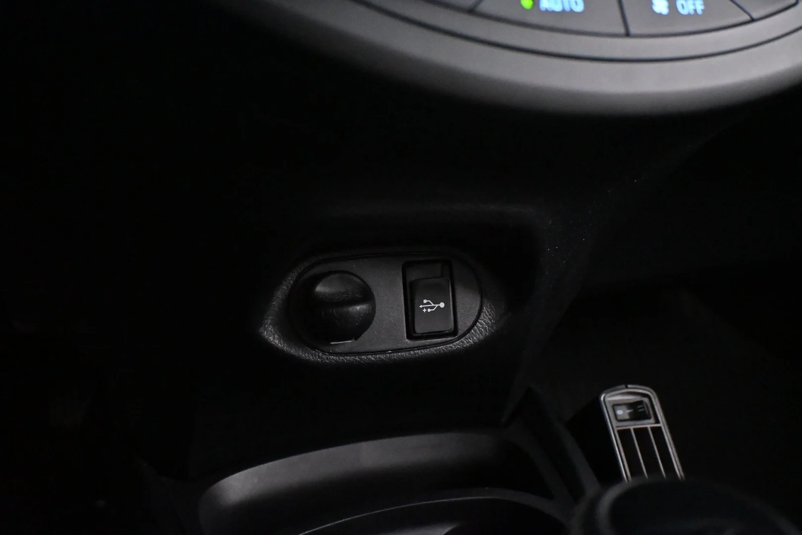 Car Image - 6iyTmQT3v4BtQt2HwEt4Wi