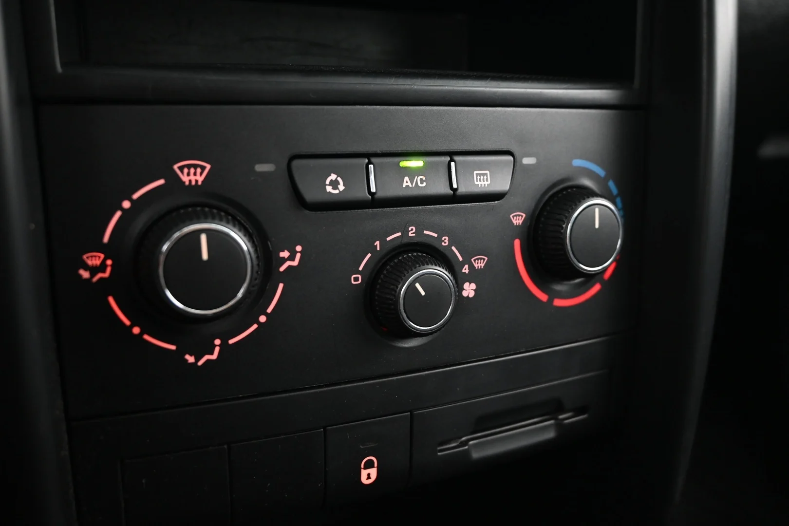 Car Image - 4YhIM3jfJrkYlq1GFWMejK