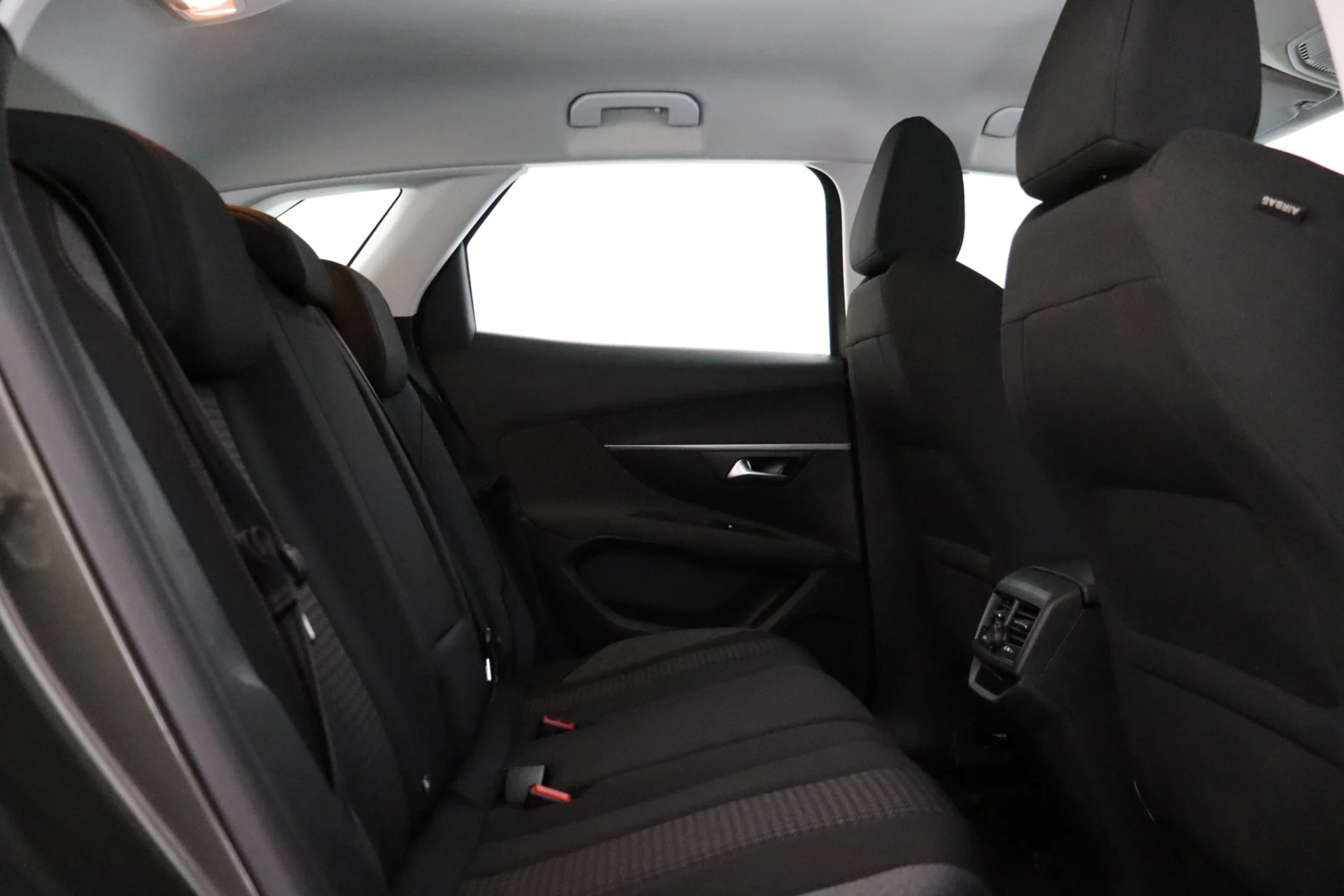 Car Image - 10R9JAeK5ljbLPHDAaTBMU