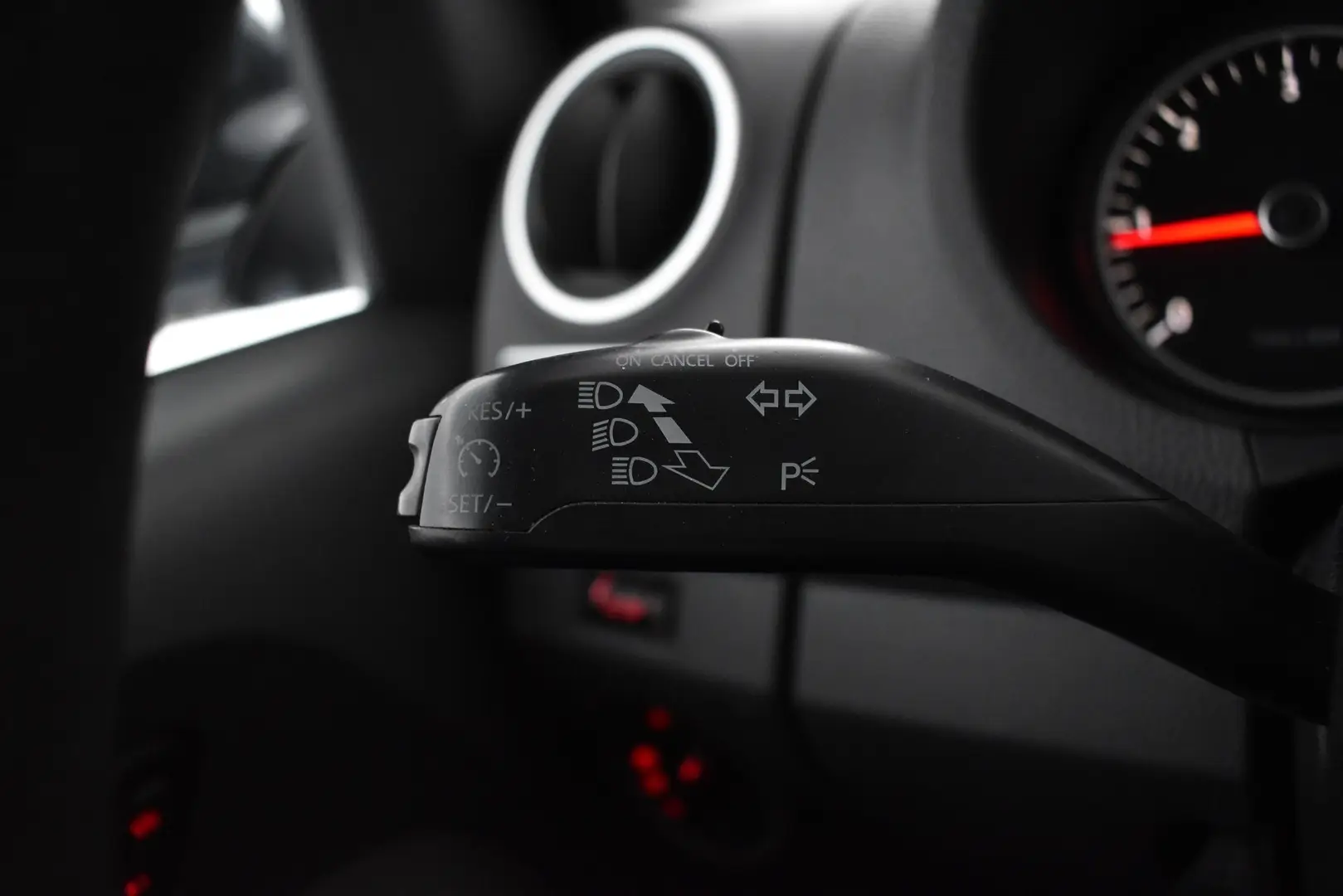 Car Image - 2AJQhQgKShh5RRzJ0l1aKI
