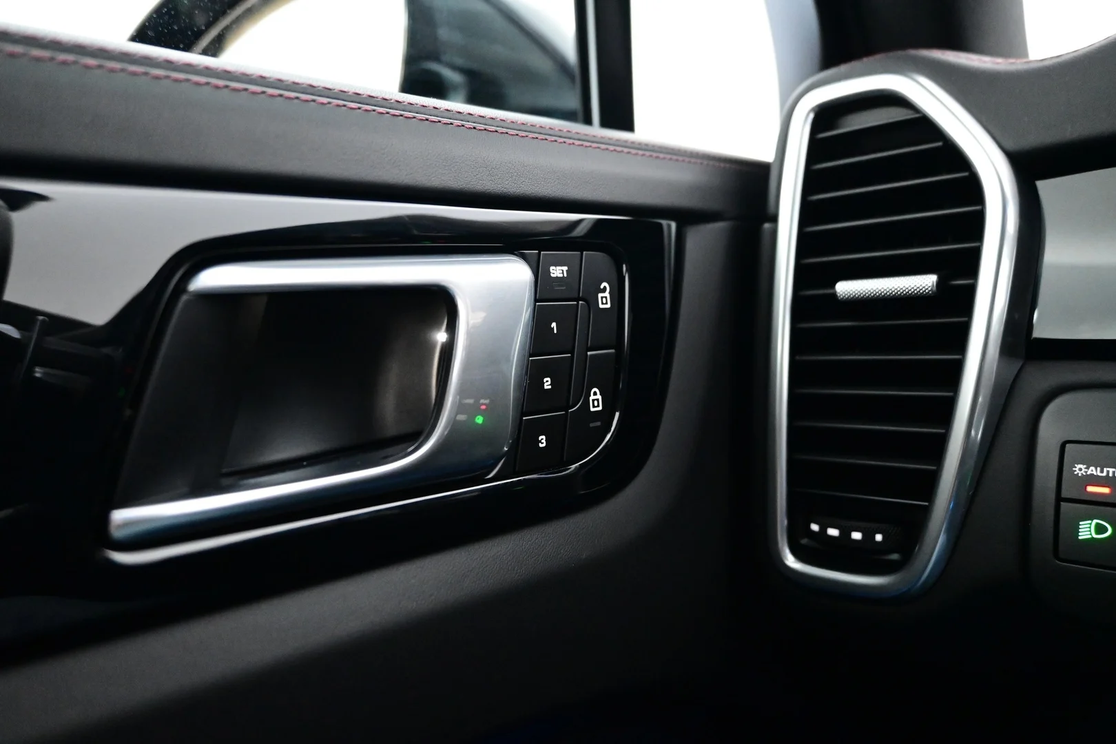 Car Image - 65XDk6rOCwhyFQ4TpO7w6B