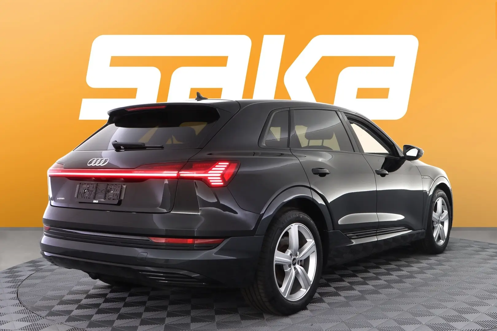 Car Image - 1mAQh5BRQZ33EZxdlqKxU9