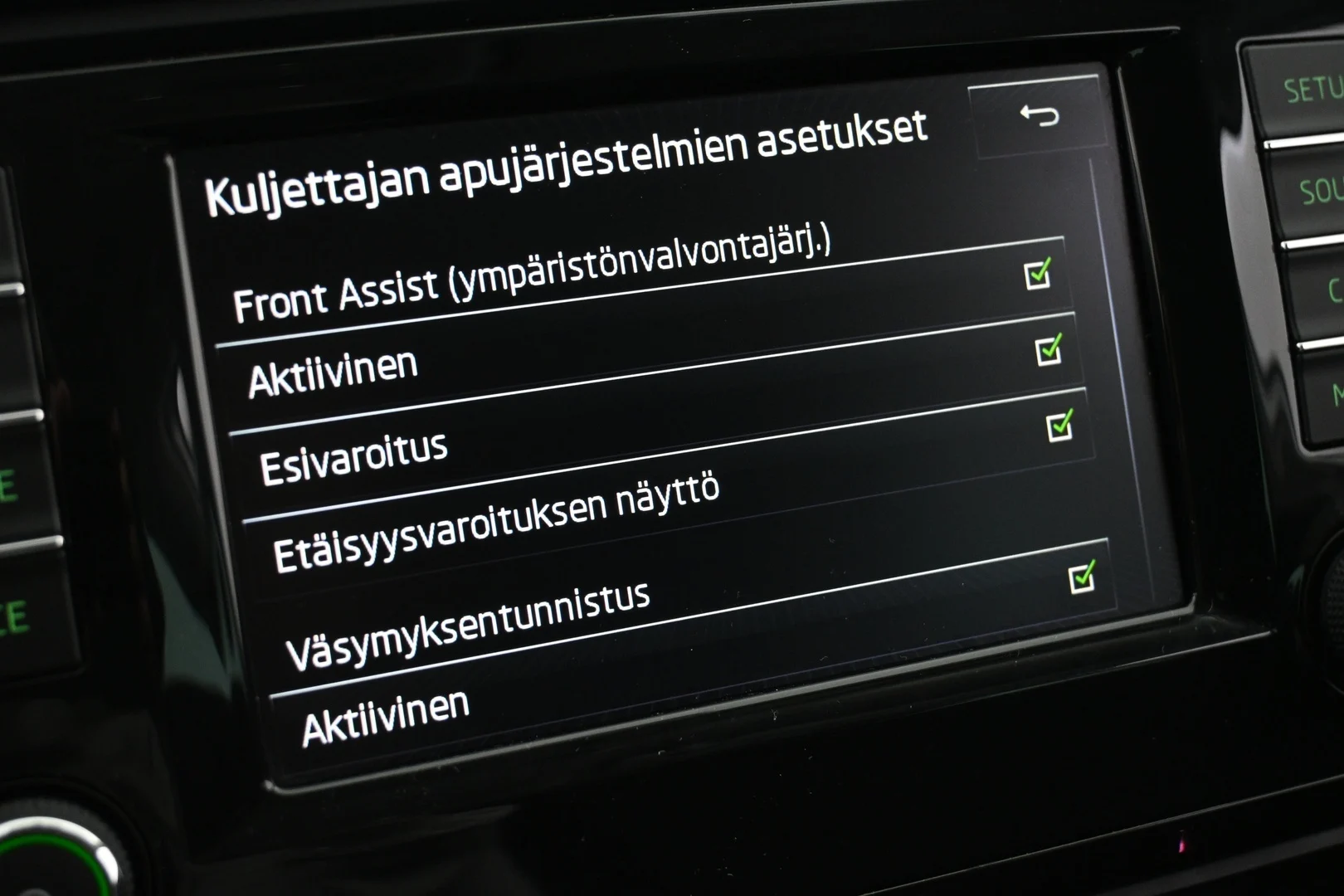 Car Image - 60JczBX9tAaHXWvP8947G3