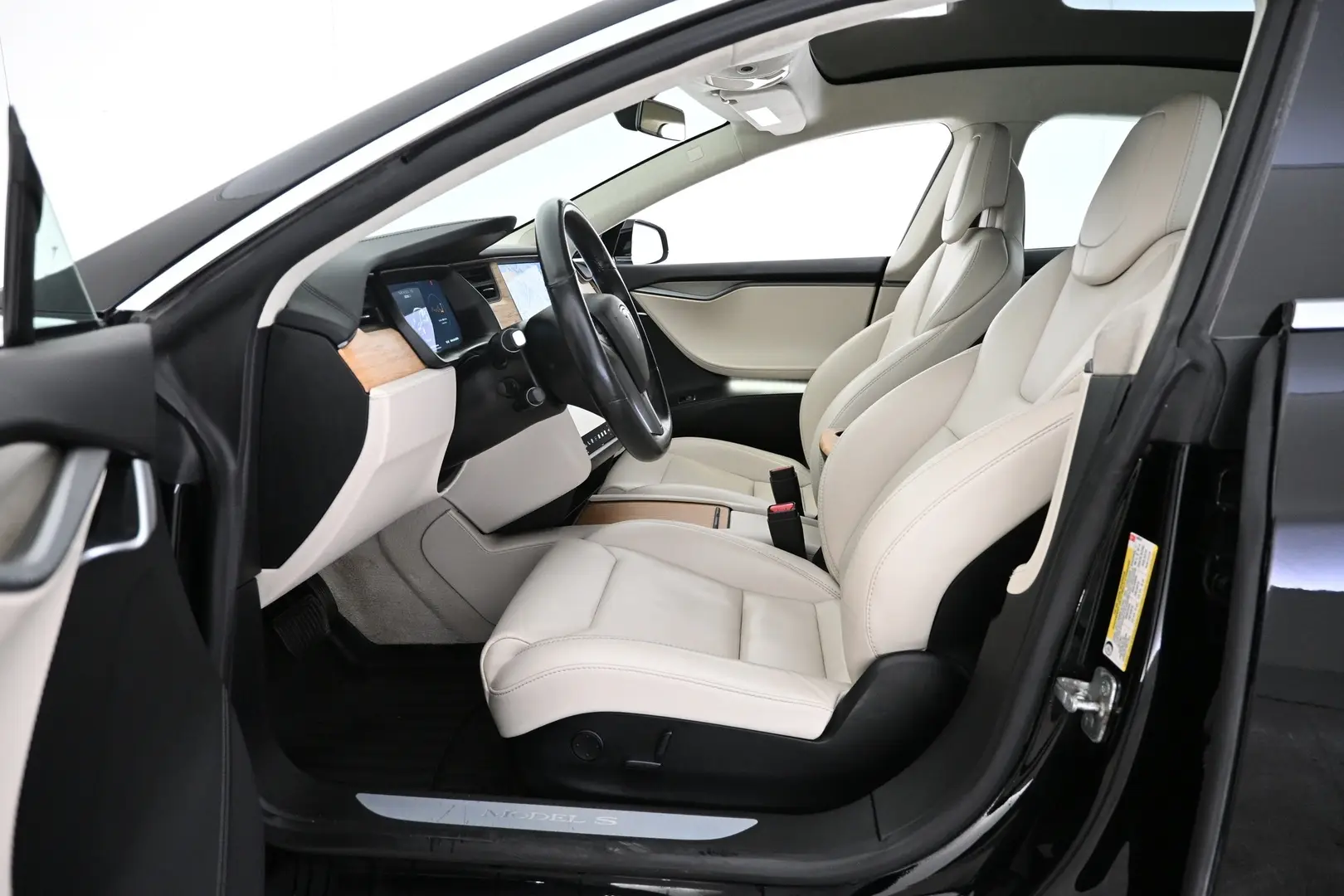 Car Image - 7v5E37ez4iaST2zpj2sleO