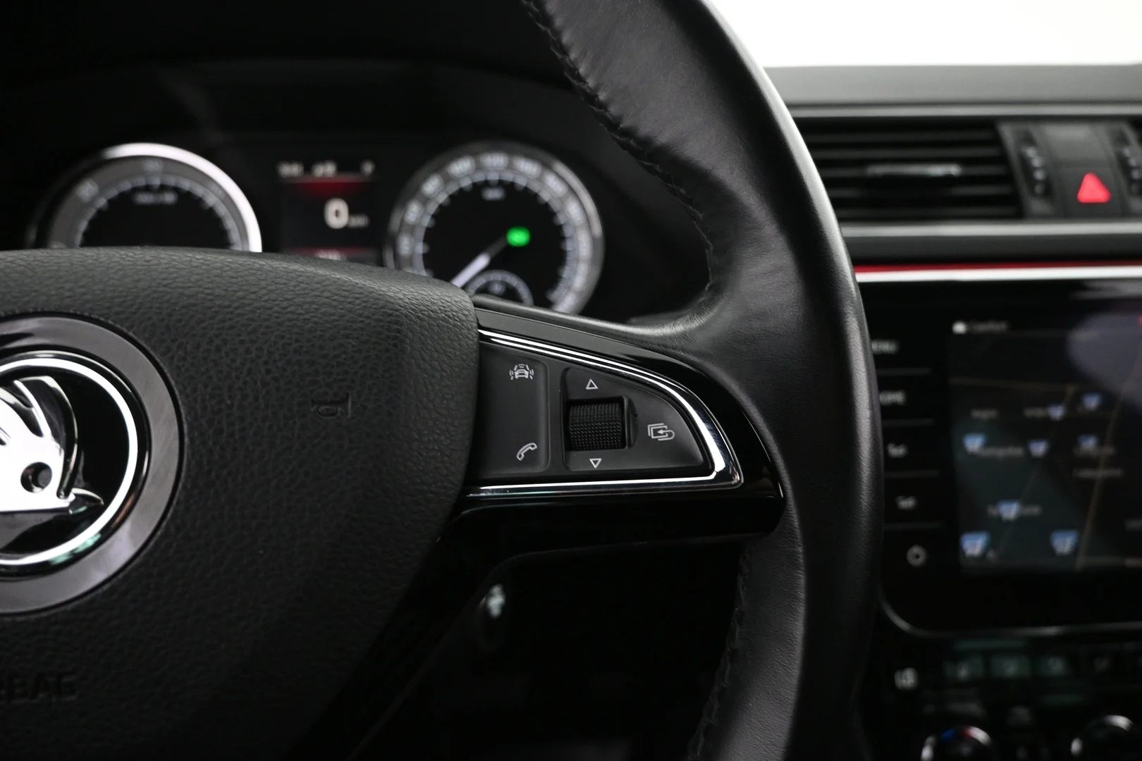 Car Image - 5yZc8kJmrYRZef4GN1EH9e