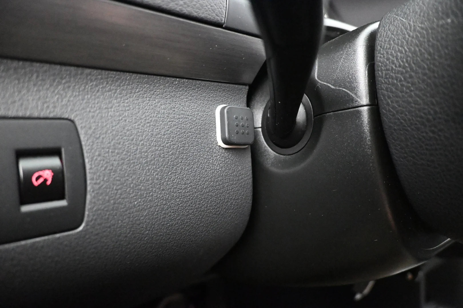 Car Image - 3IVJxxnVImVaTliDIR8Ewf