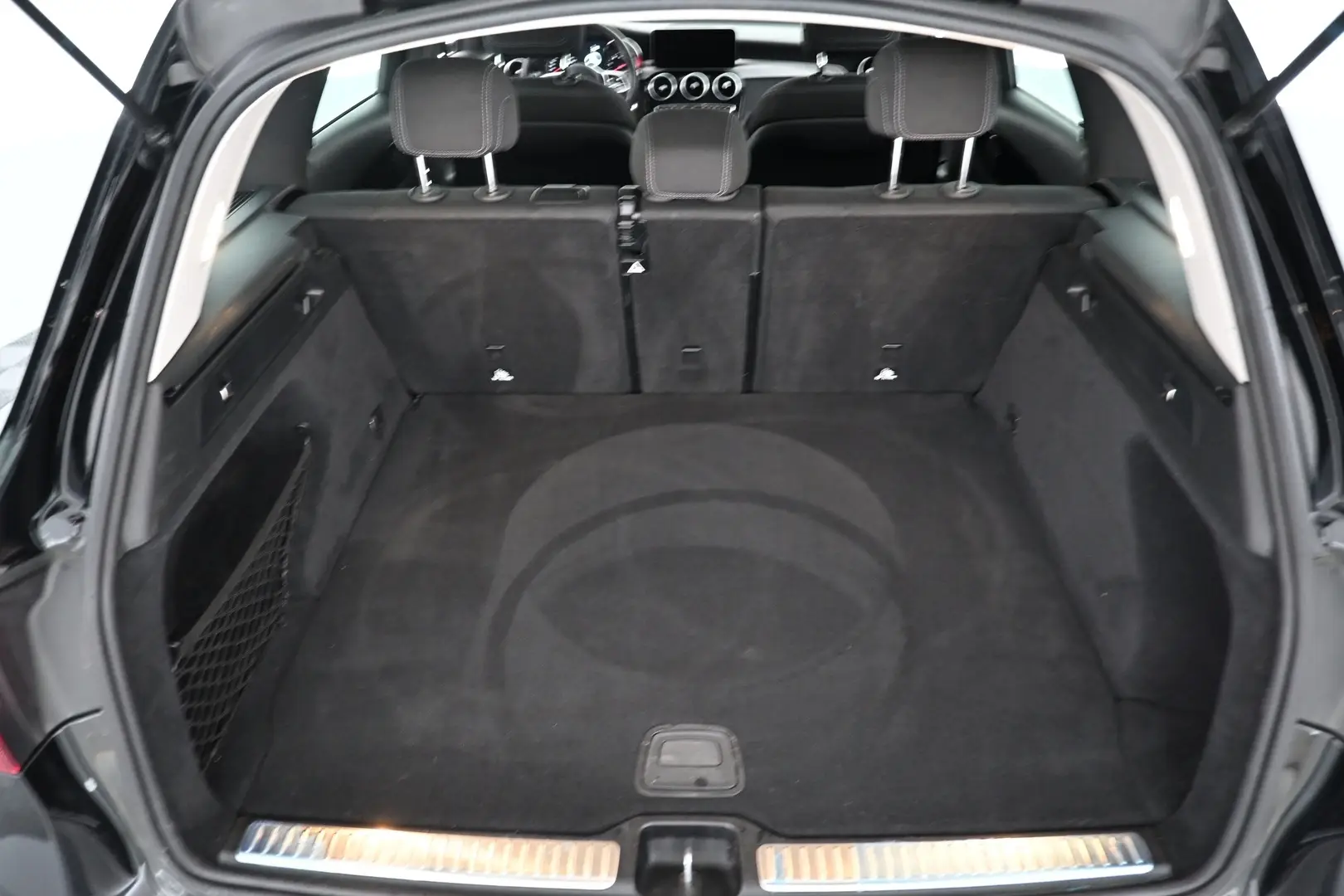 Car Image - 2VhyiIZwJ2dQxOmDFxJhLL