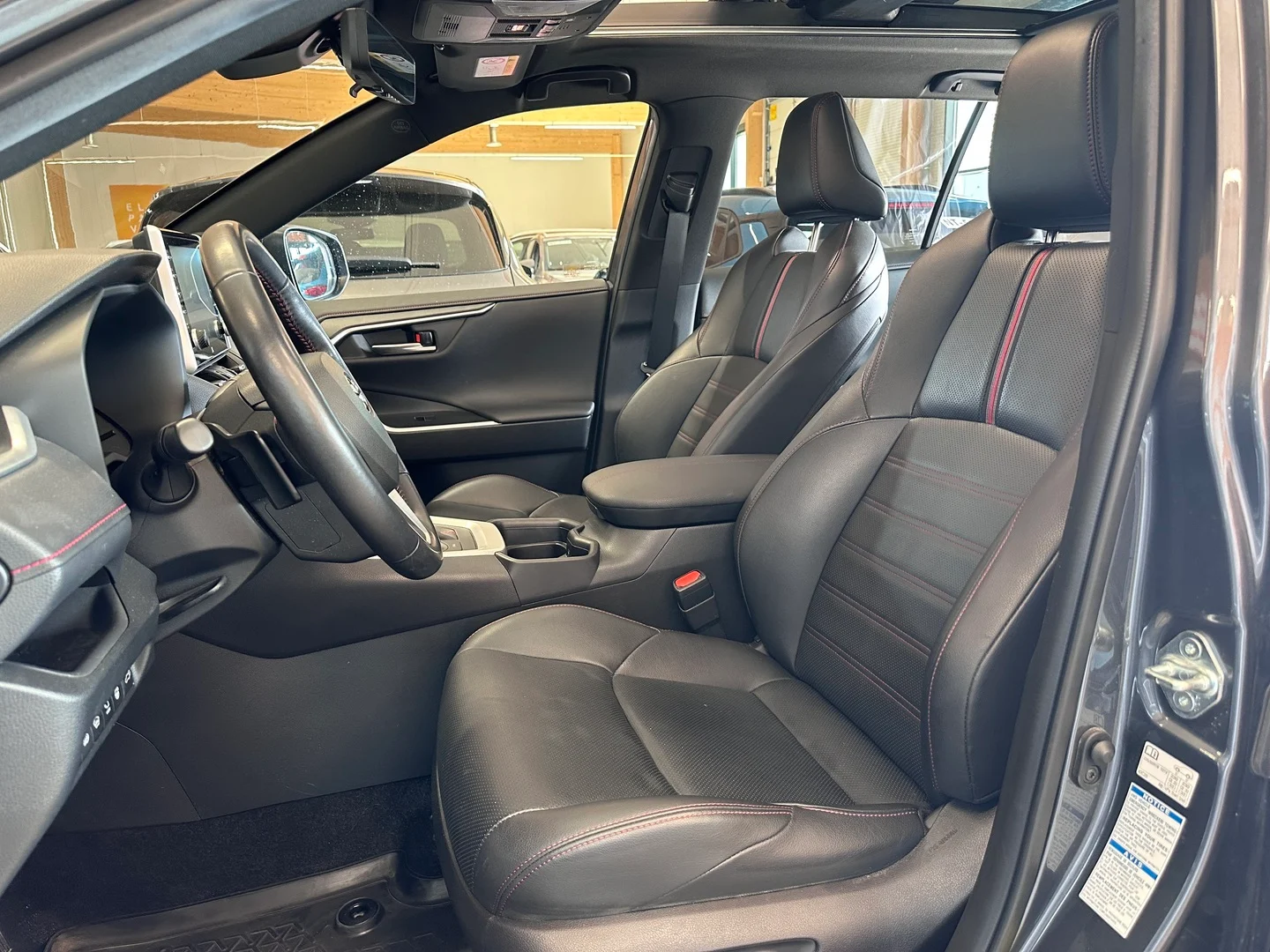 Car Image - 7dfwP9SYddKUJF45pEkjzB