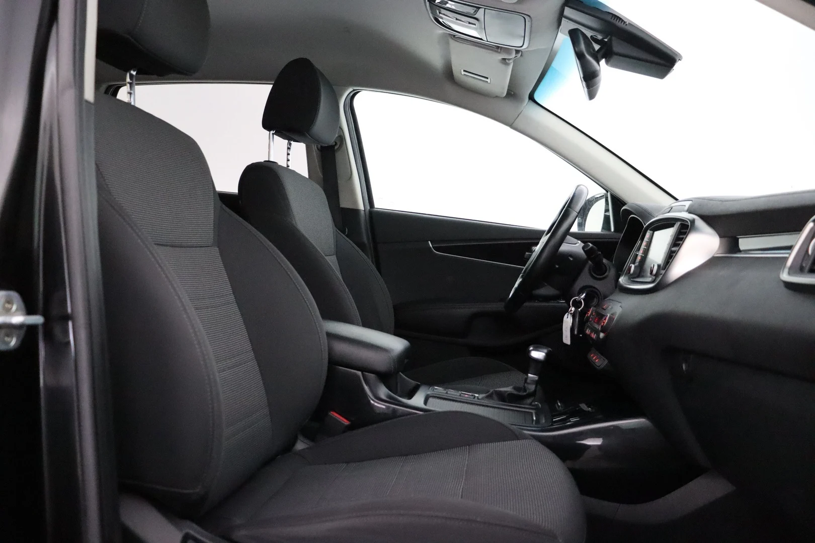 Car Image - 3xN2OIvzRXBdMrvvrc1oC6