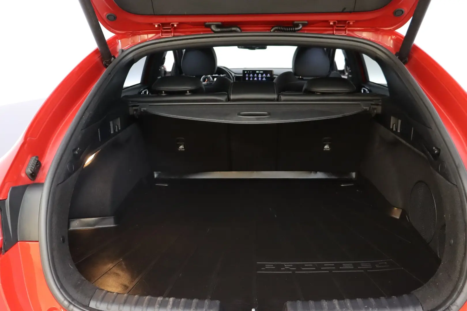 Car Image - 7l2NThQzRmZZp2ZWjCS3wM