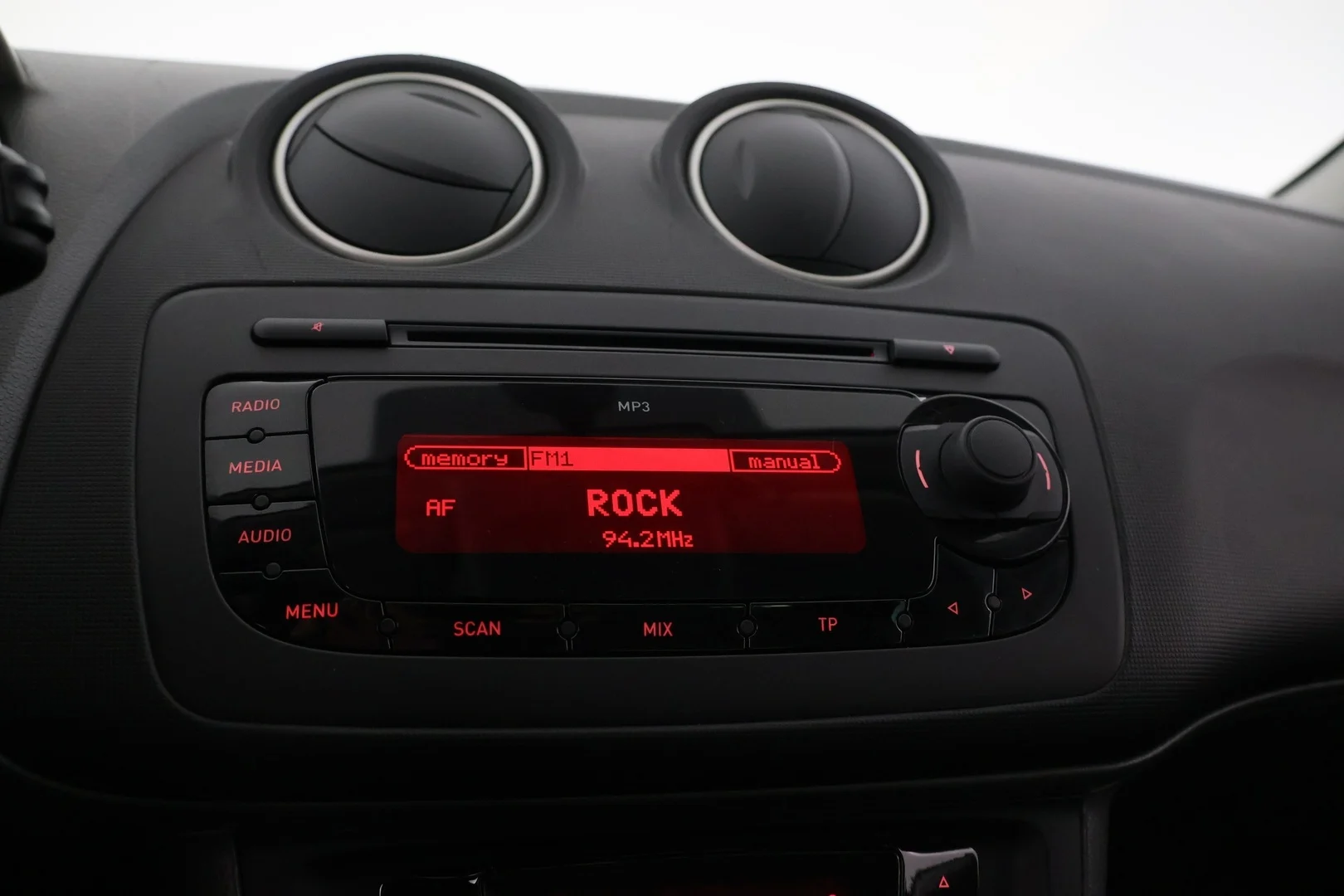 Car Image - 49gMXMx3WSwCCxqzQyrCCl