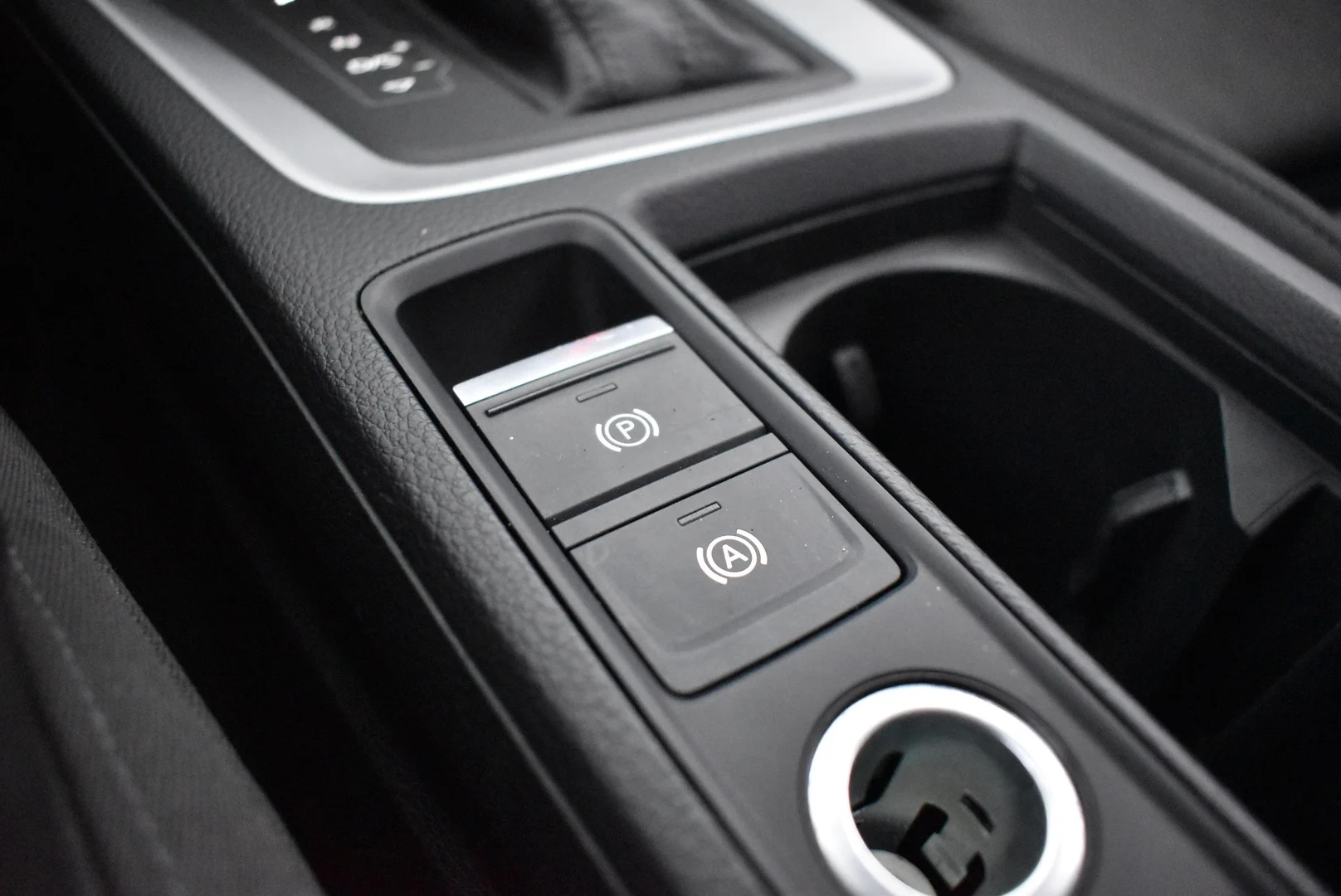 Car Image - jLUX11PJbcvHuckT2pRvM