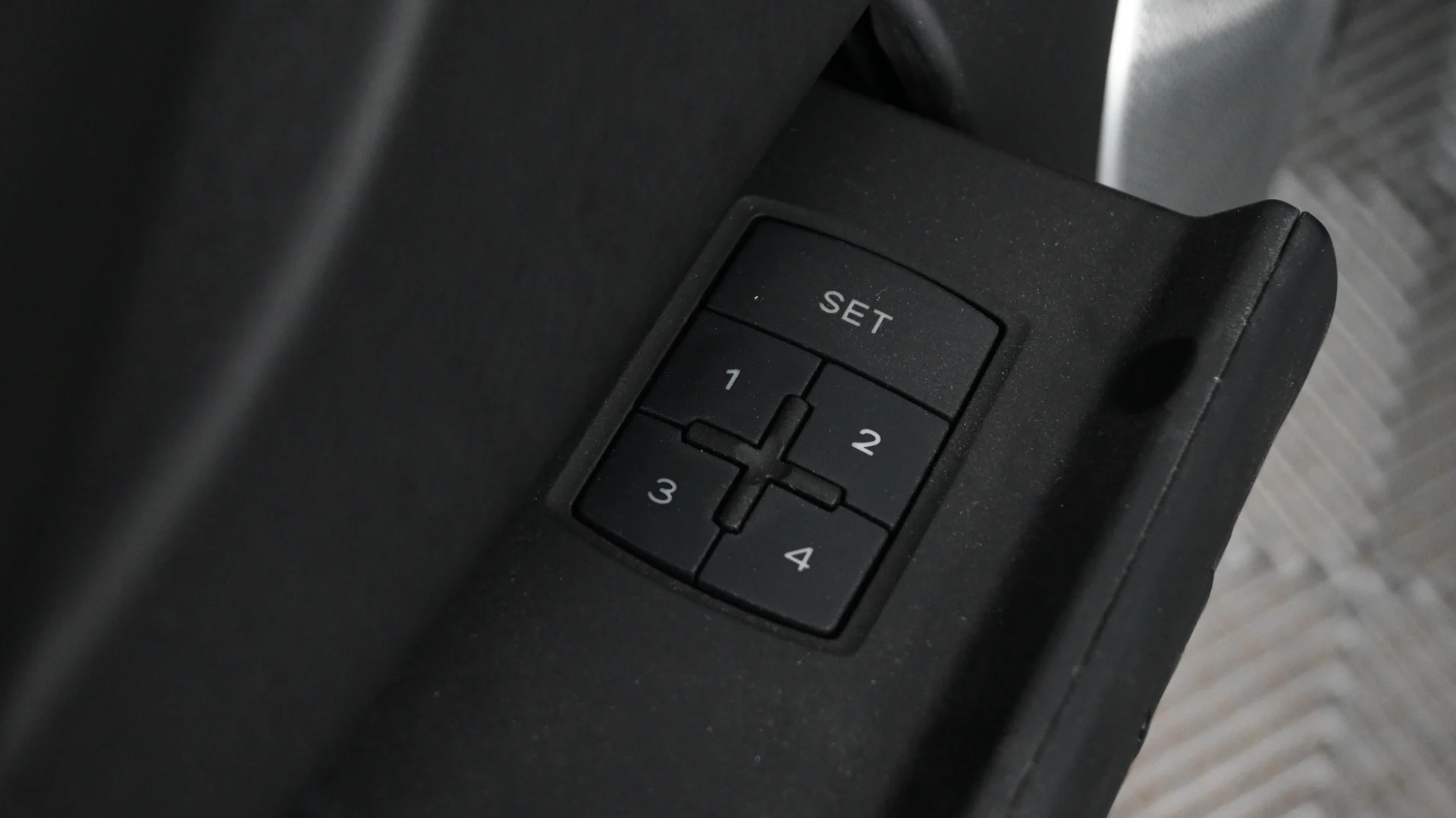 Car Image - 417sNsPtNNa6dmk1dBKhq6