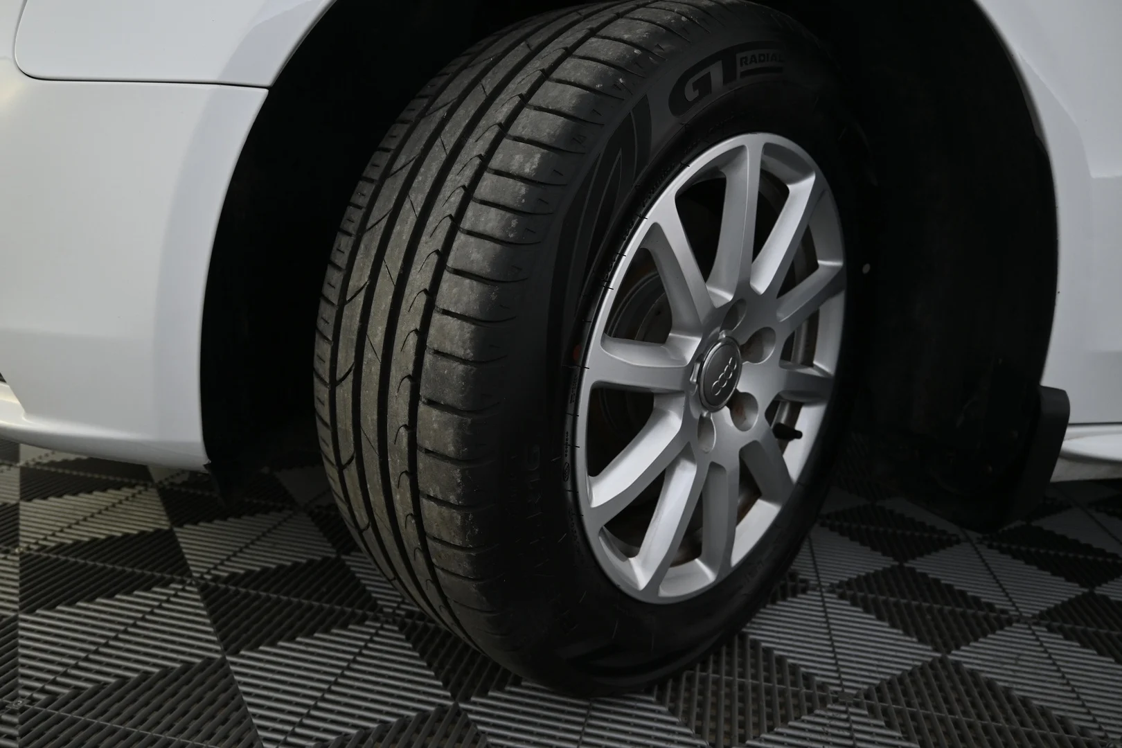 Car Image - 2E6jlw2vdJFrc3lSwAjnuu