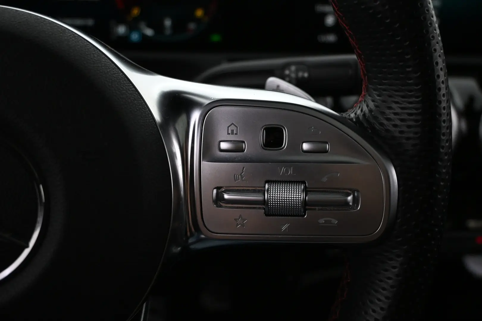 Car Image - 6dMofVd0vpCmlR1HIG9uIl