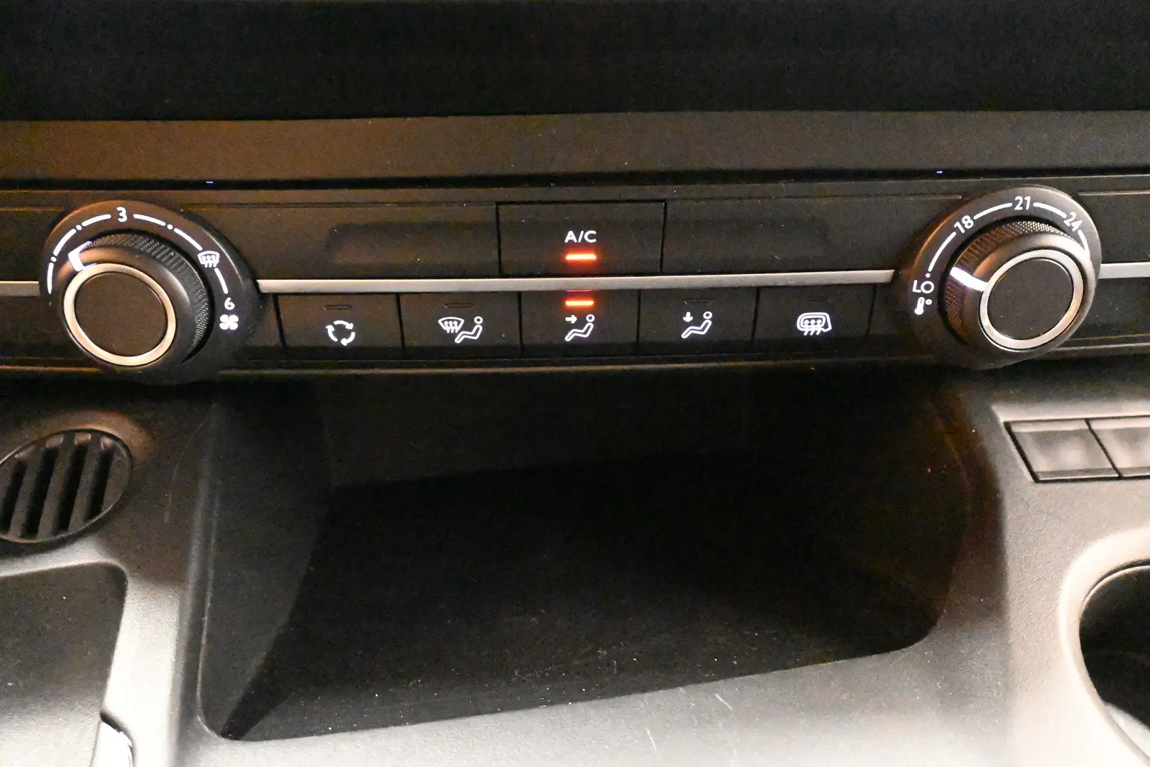 Car Image - 191h5EDRaymnHW4WA31KnX