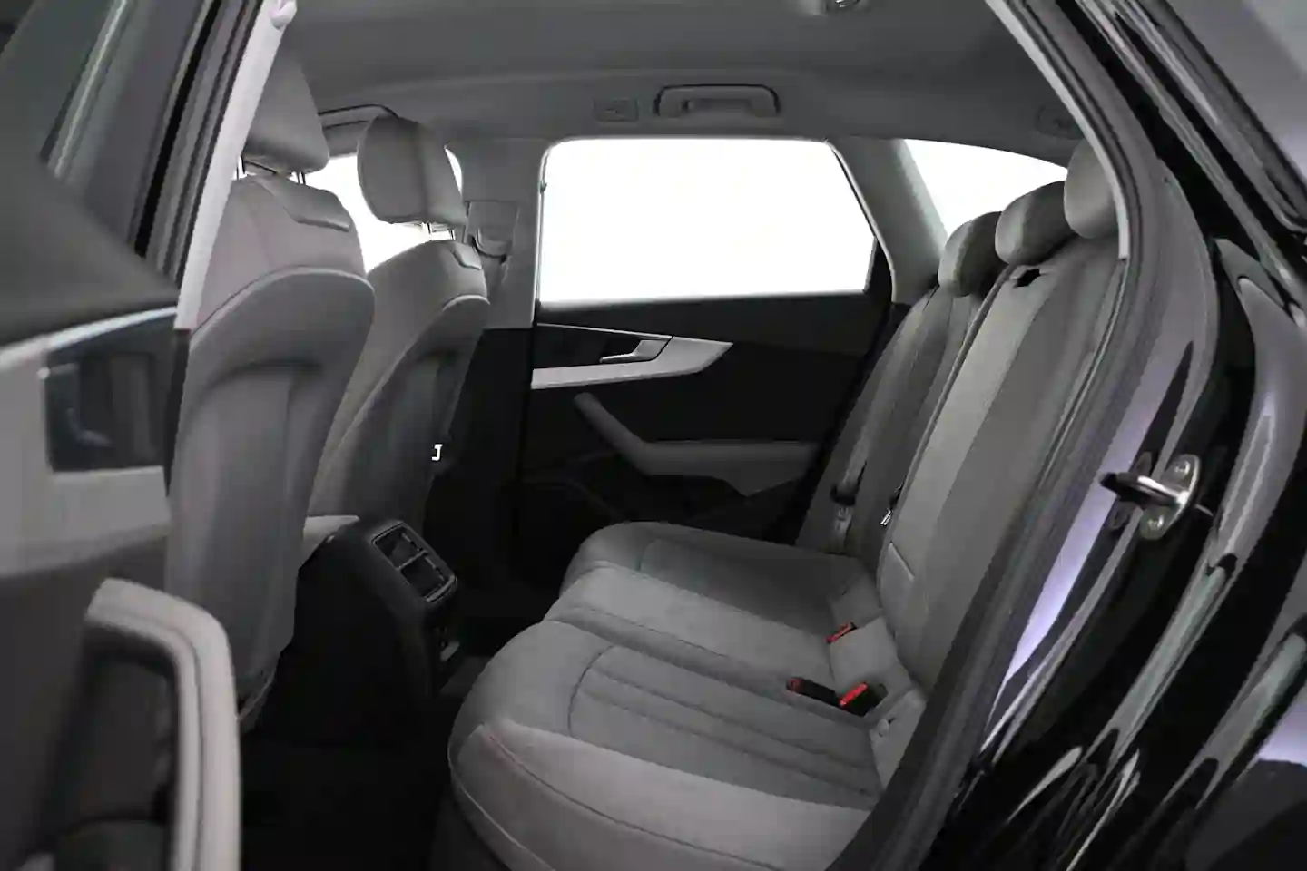 Car Image - 7Ji2oQ9T0EyNeCa5CV9ZKj
