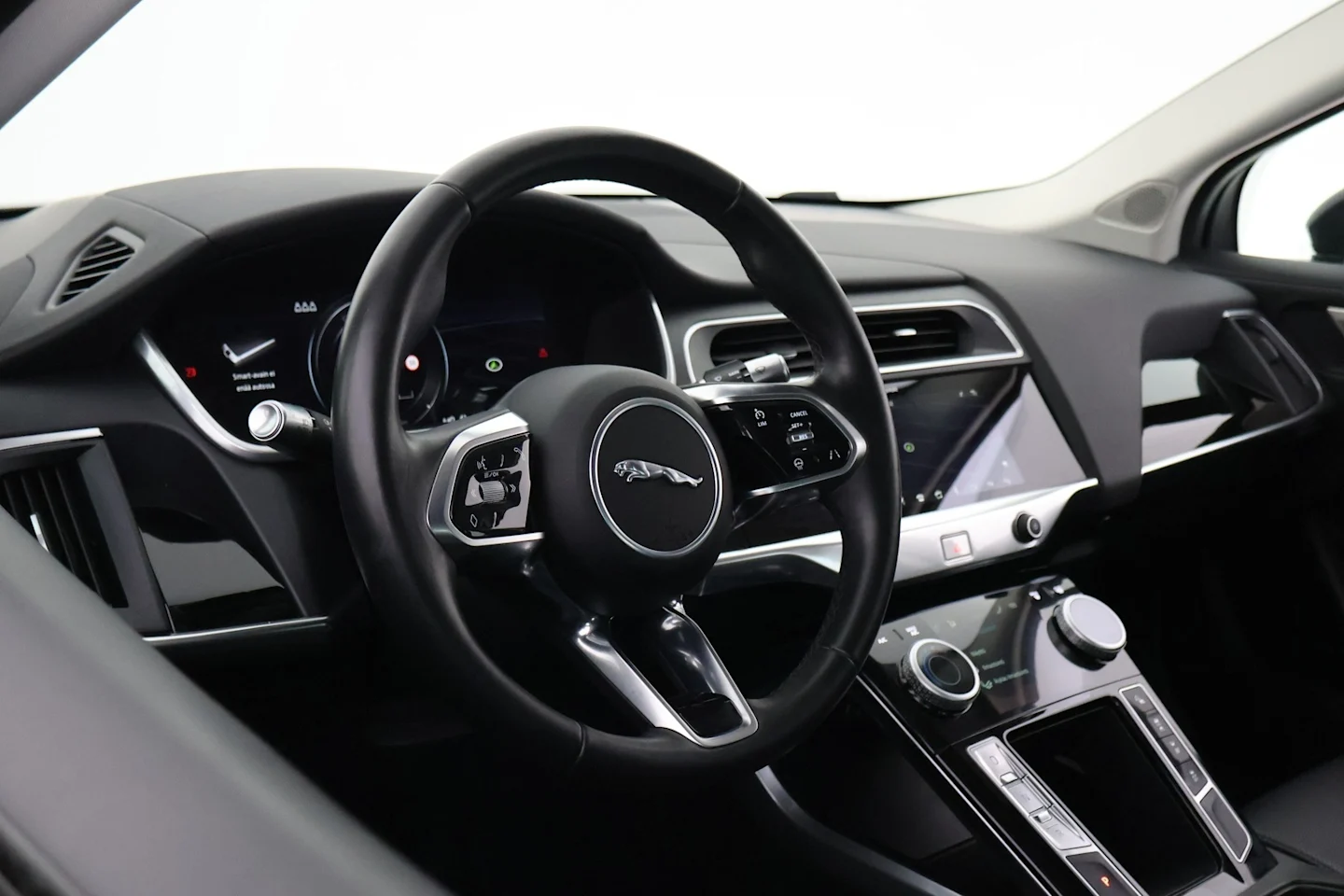 Car Image - 2hAHKai5phMy5BXOi1t521
