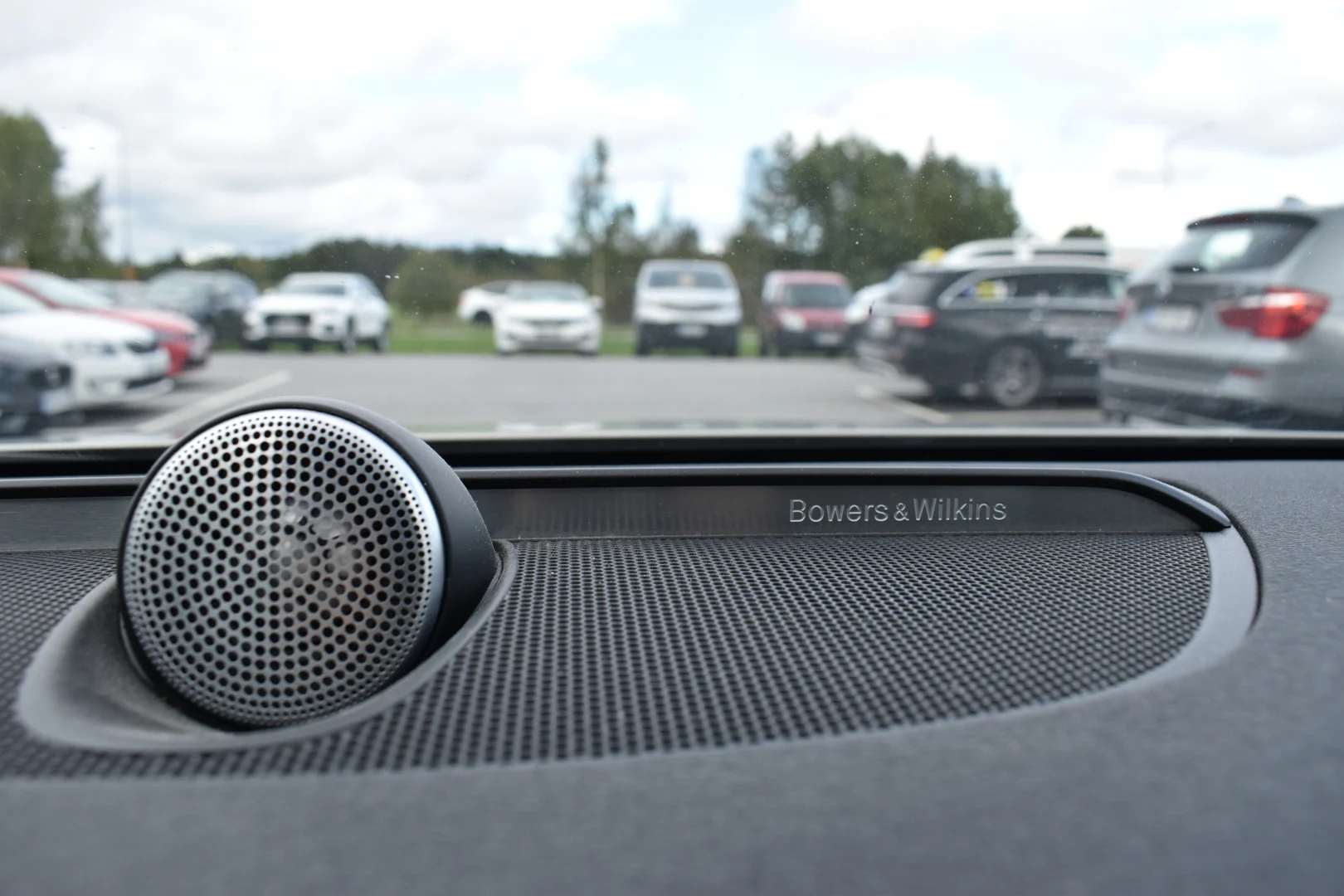 Car Image - 2oLEgW1dvTfMAoBcTqpErr