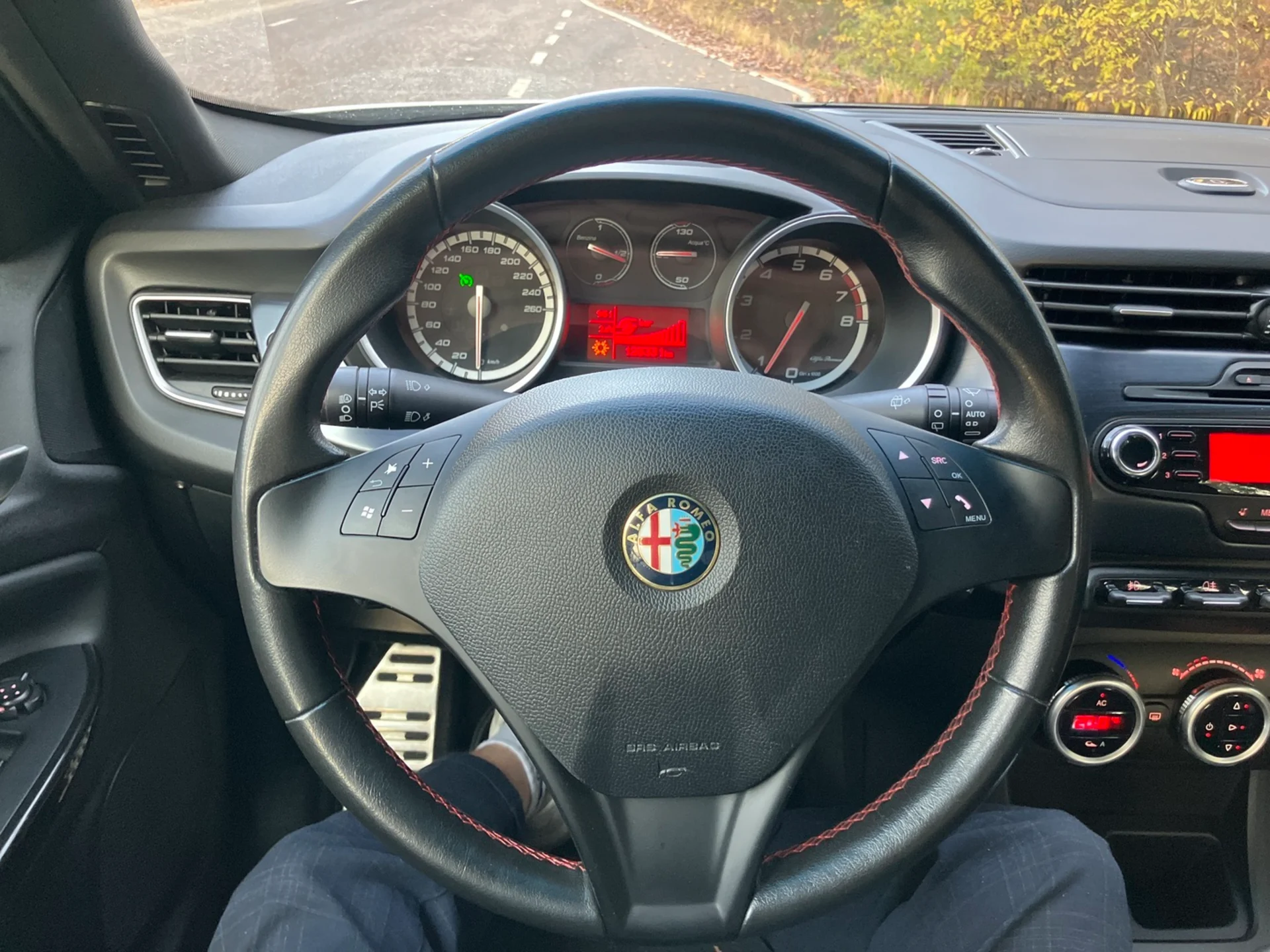 Car Image - tG6IkYX9dTw1M82Vvjk5x