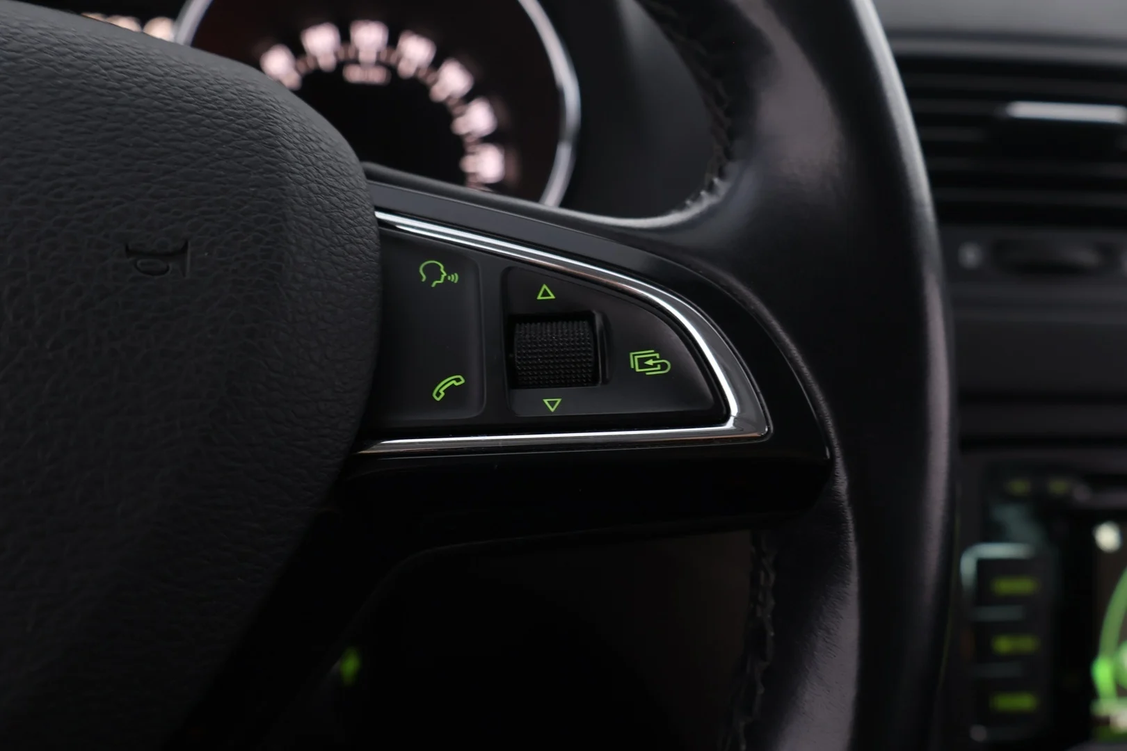 Car Image - 4vYfjYWqjvfS7BXZvbHMR