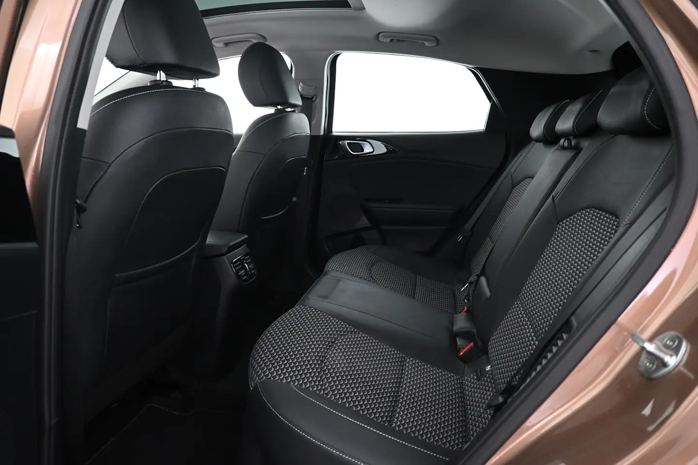 Car Image - mVzSH0z5FOjhJ8fPgX1cm