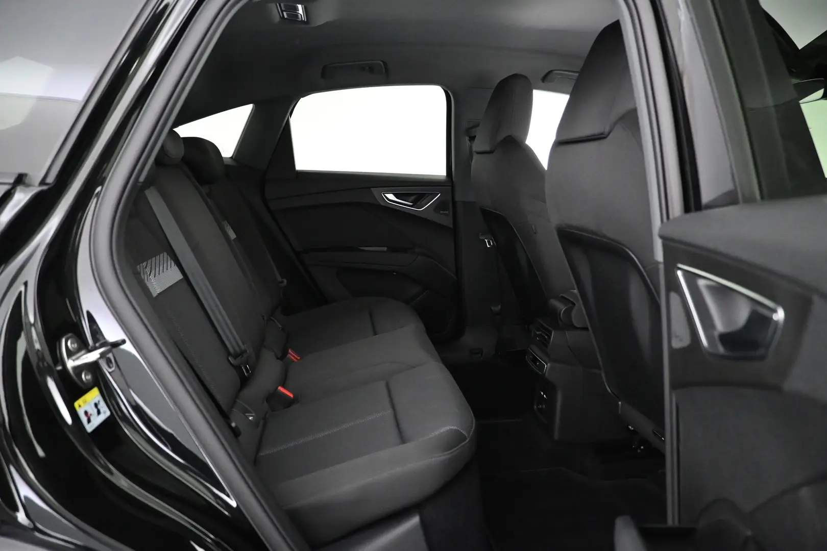 Car Image - 4v81kHMqxU1VzlkBV3450x