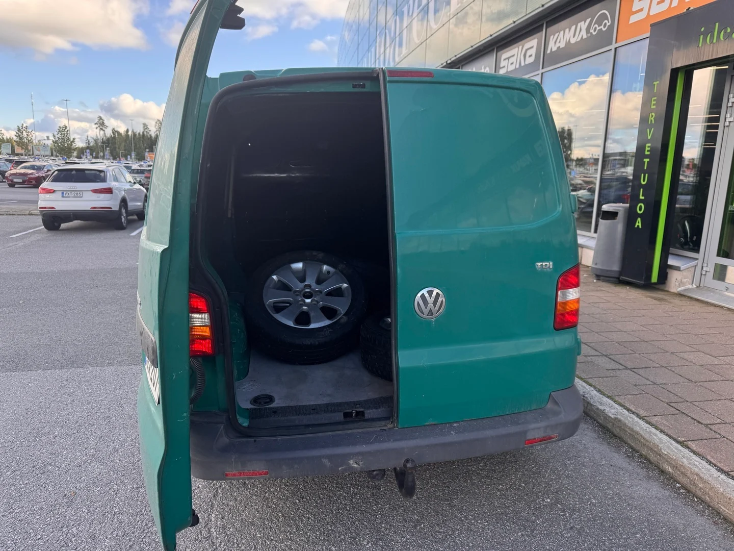 Car Image - 1Z7PZjNRsy4o2vc4RiHiI7