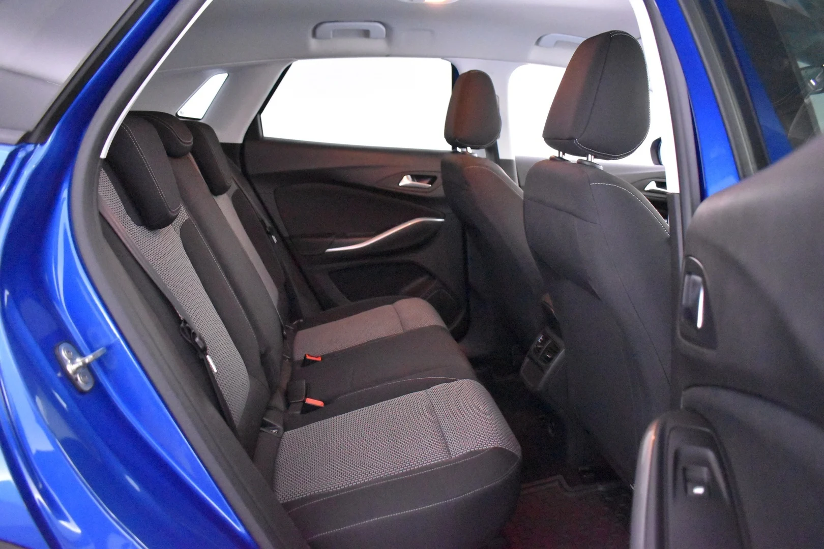 Car Image - 4hfOE1LPkdK1ELtTsx3tPW