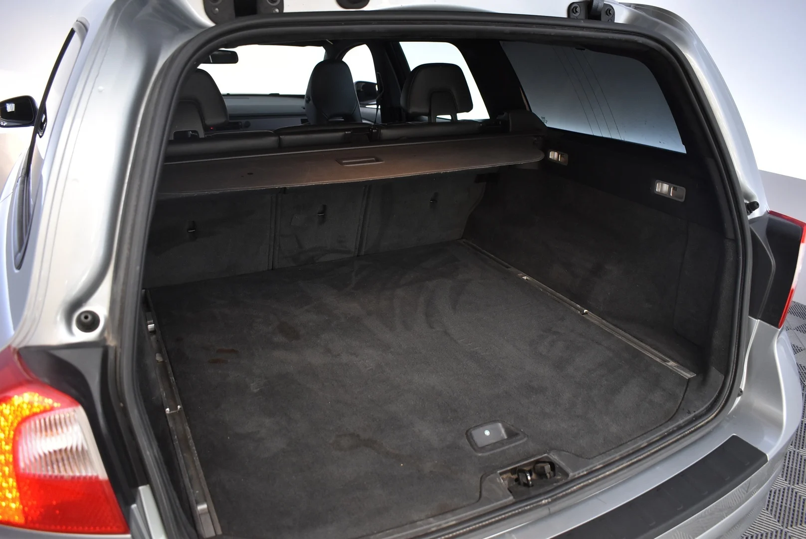 Car Image - 3uHdg8DNfKtLS3vcfZwMd4
