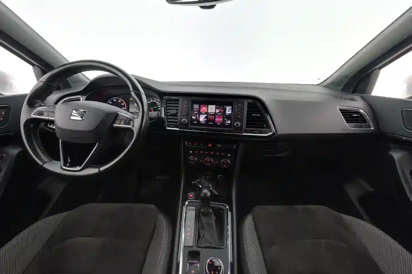 Car Image - 2b2TSoeHZ6GgCx4u3k4nSO