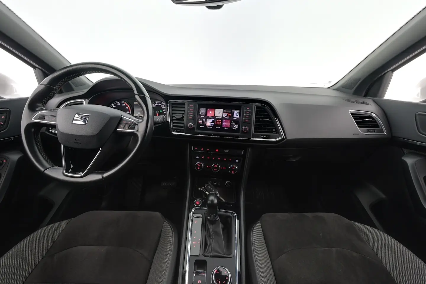 Car Image - 2b2TSoeHZ6GgCx4u3k4nSO