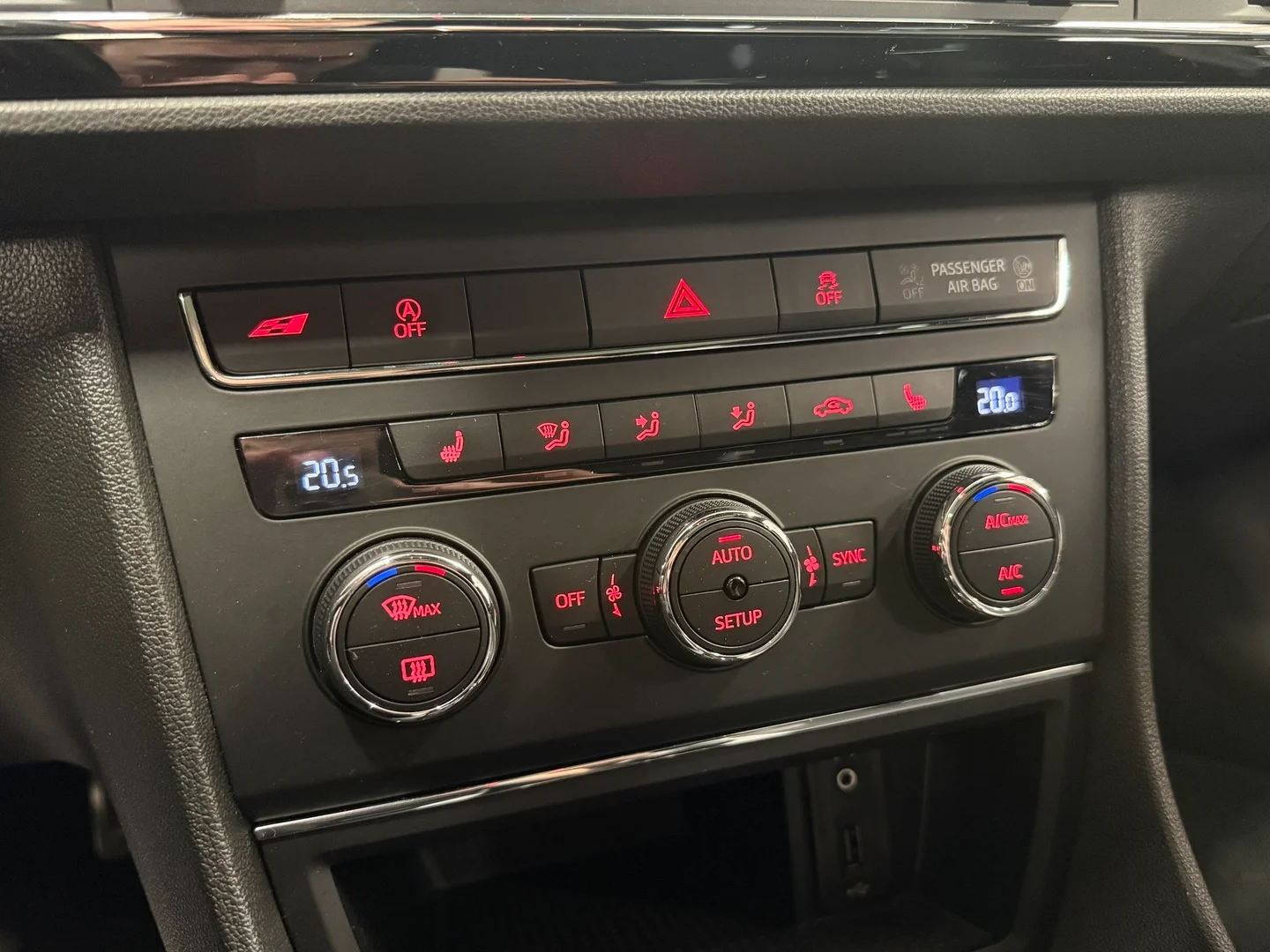 Car Image - 7MIFnxDAPekjhOOh2ppQNT