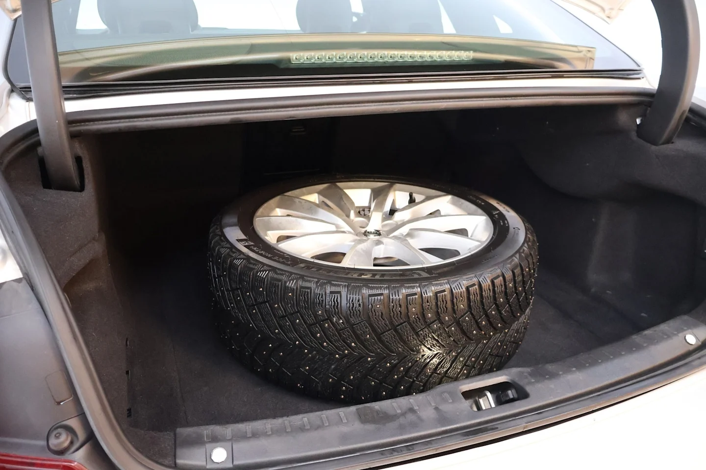 Car Image - 4N8yFwpk9nY6KOgZEsH4VP