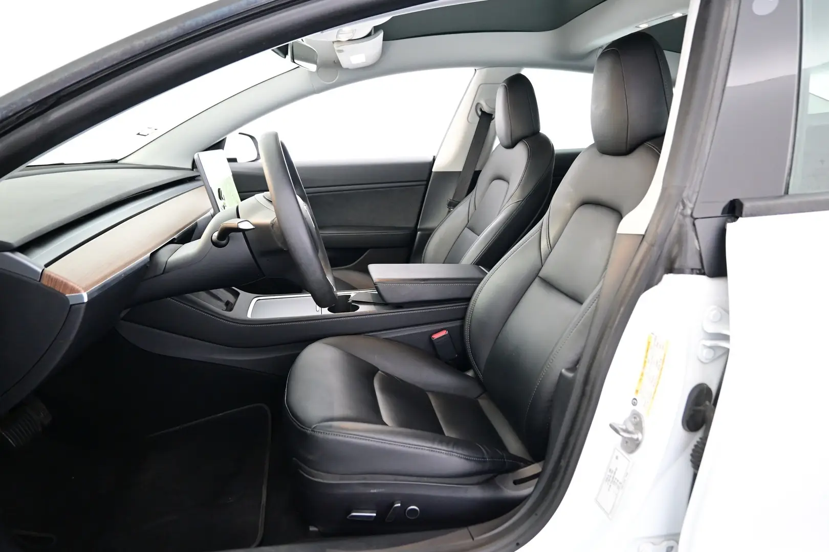 Car Image - 1IR7cIvtt3X0TfyM5X1Ygj