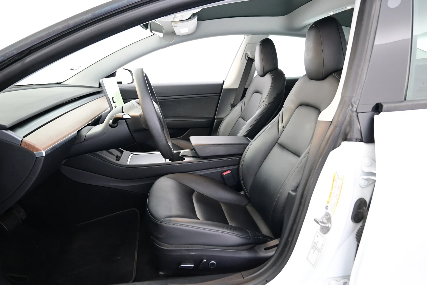 Car Image - 1IR7cIvtt3X0TfyM5X1Ygj