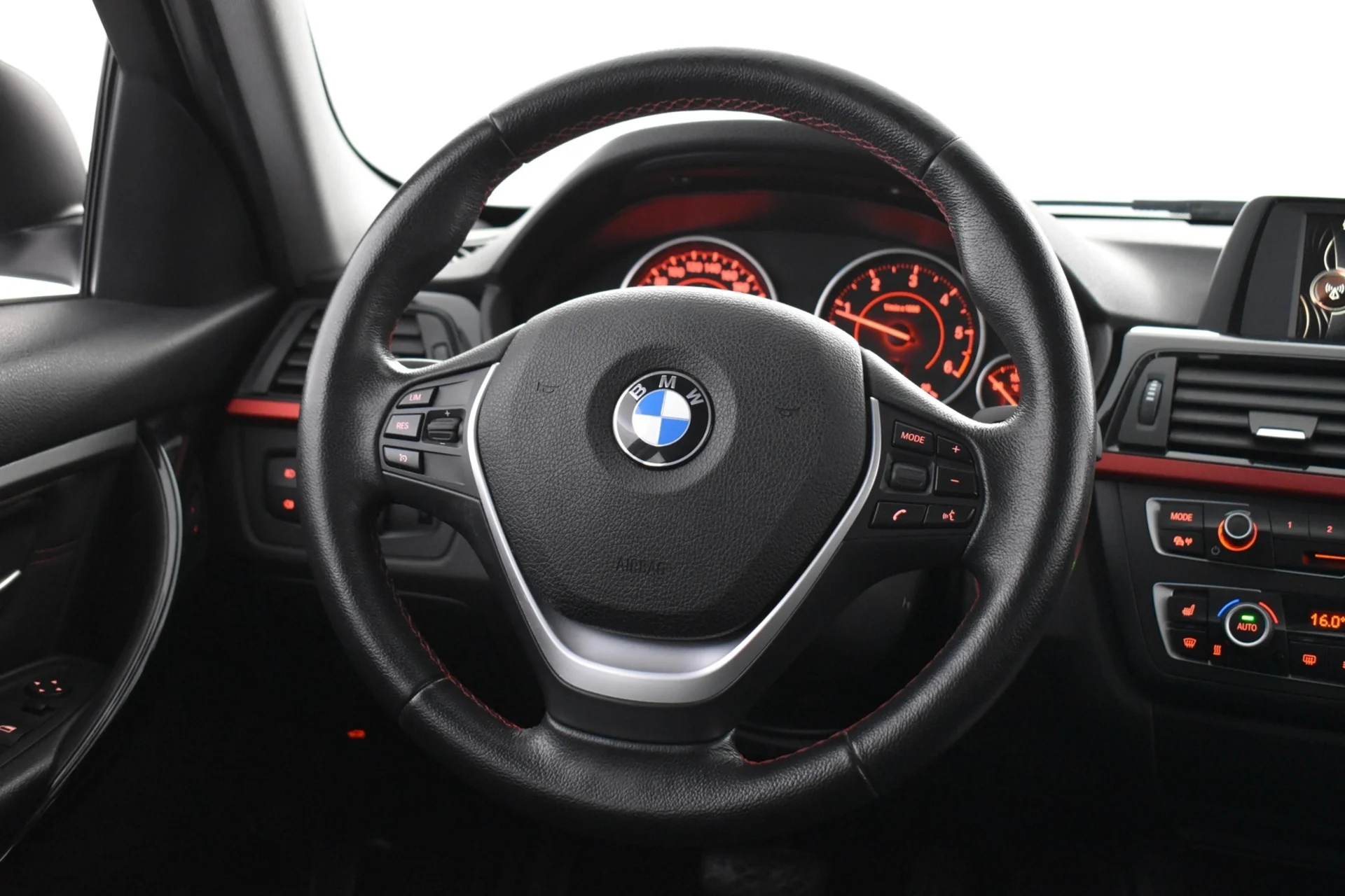 Car Image - 2lJA5xKjiqowcPIt8NggUK