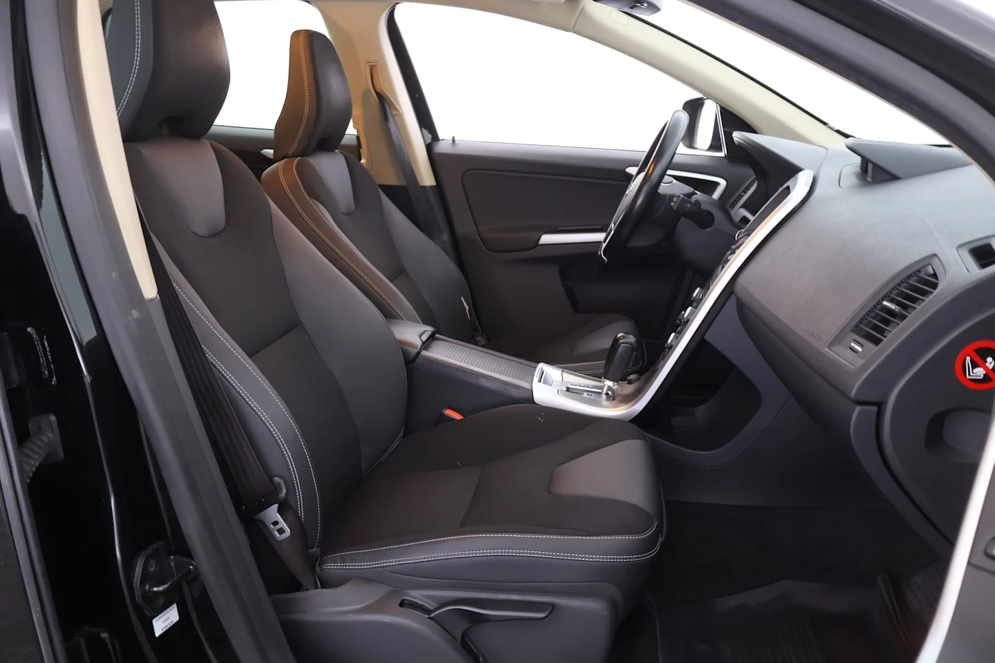 Car Image - Z398X6pXXtfDRMHD5YCeE