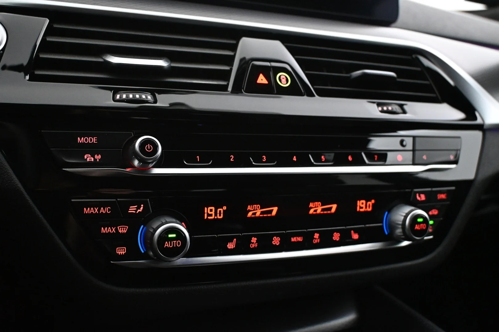 Car Image - 1EwHnLJSdQtrx51w5MzIRE