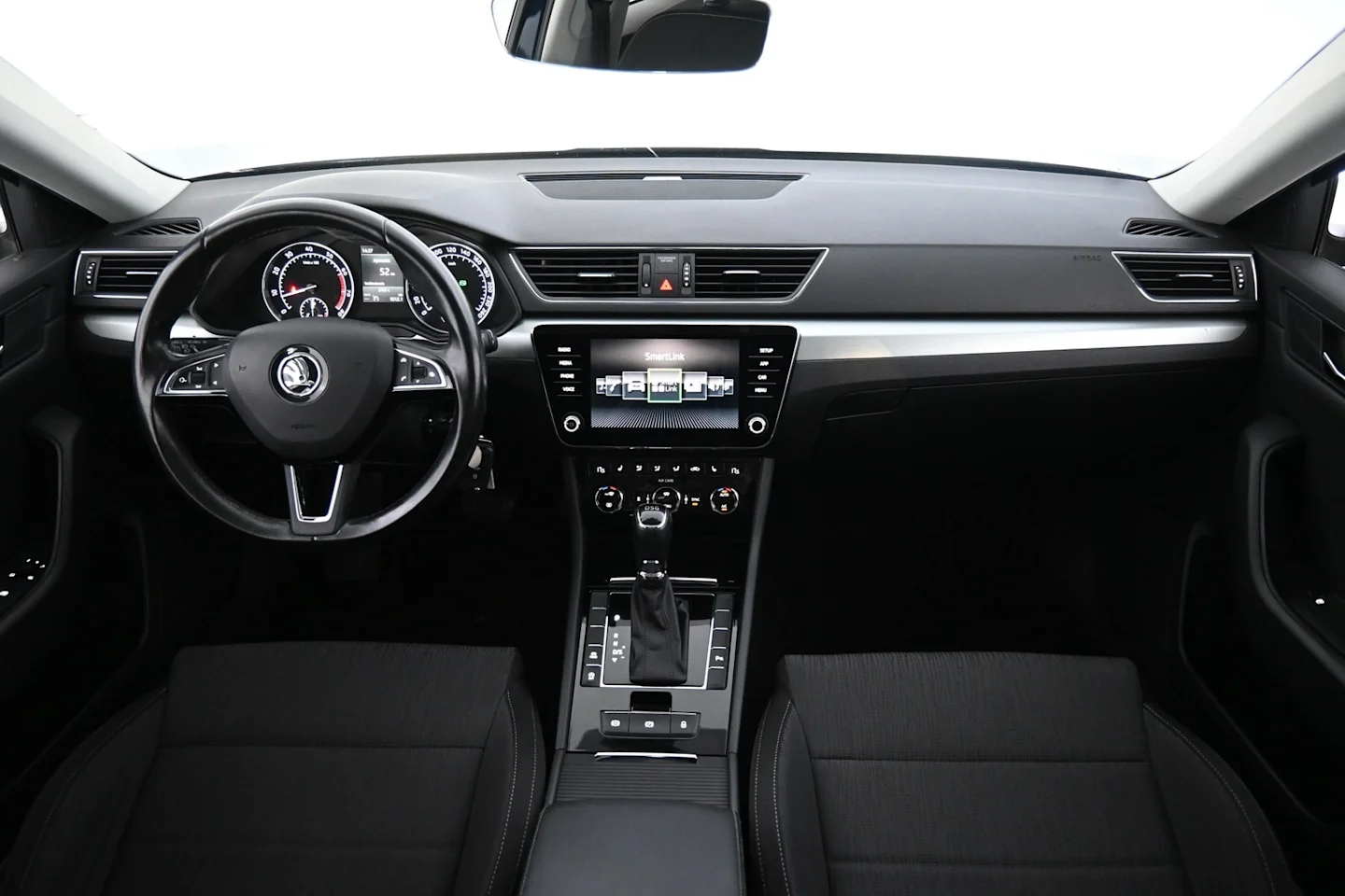 Car Image - 3pMDtqbL1vTjAJqYE414xb