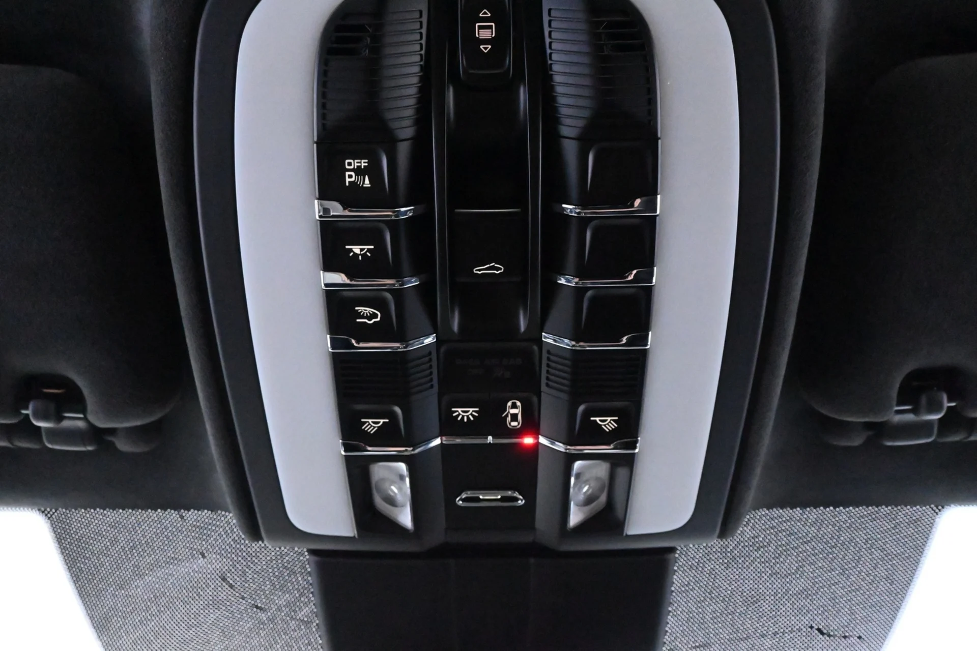 Car Image - 2JgLqTEthR90tVLp8p5Q1T