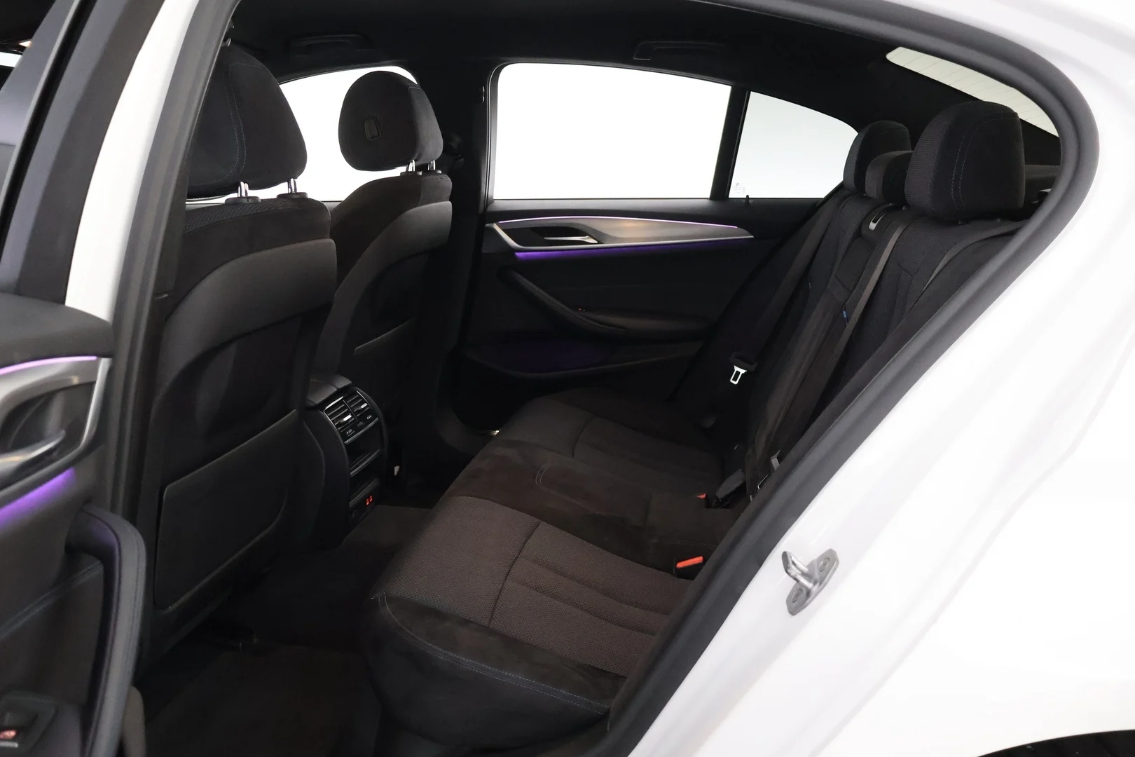 Car Image - 2SnU71N6OOf51jb8rGL6S9