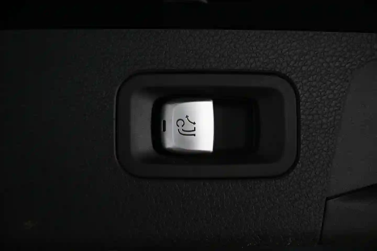Car Image - 3IE0saZJOwIe47ioD0UjPC