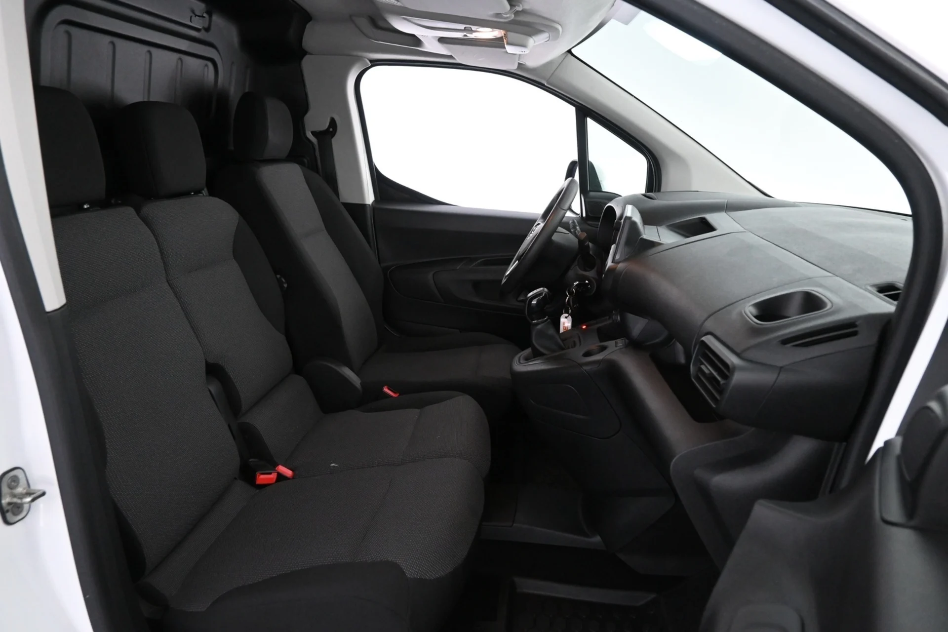 Car Image - zl5Cxtgs1cF4gSU2IgR6r