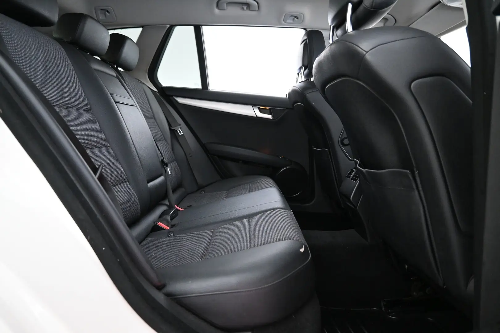 Car Image - Vd2DKOTgNk8j20LxE4E9e