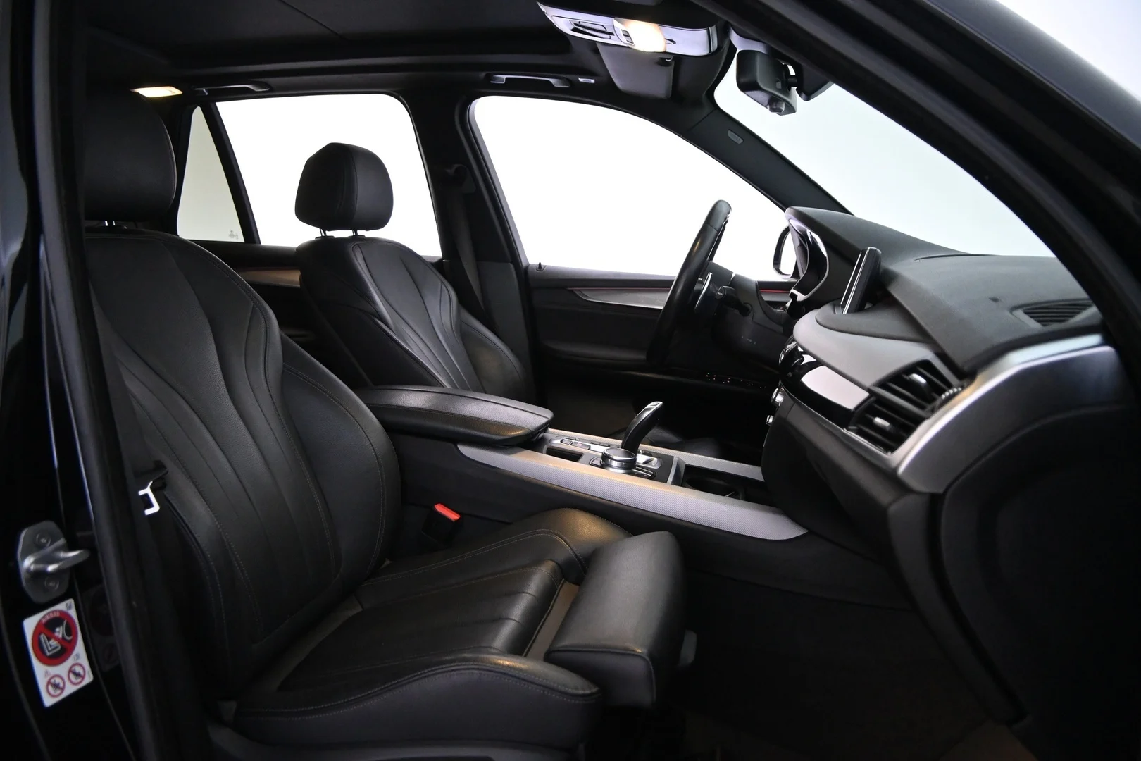 Car Image - HrMvaB3ysVuCkPhBCN8s9