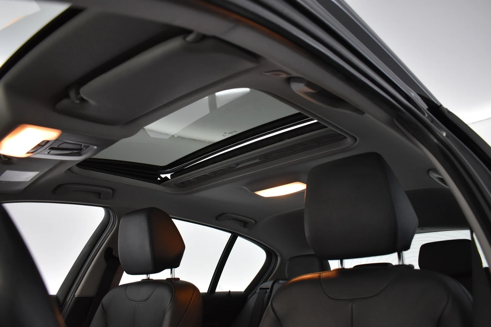Car Image - 5hOeEpzKXWsAPkOdepK5Cb