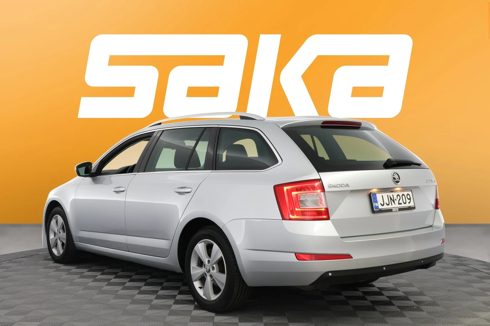 Car Image - 2O465bzTesB4YhpZYDkYqI